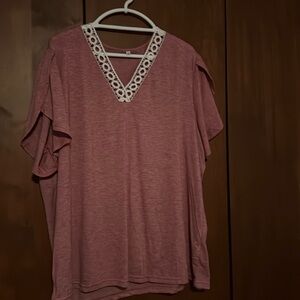 Women’s lightweight 3X V-neck top